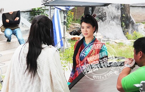 袁咏仪曝出道艰辛:坐26天冷板凳 误骂导演