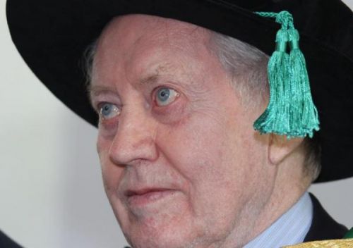 9, 查克·费尼(chuck feeney)