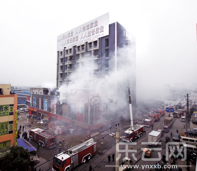 [新广丰批发市场内] 违章建筑头天才被要求整改