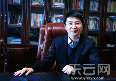 昆明巨人学校校长张韶维 用爱承载梦想的80后