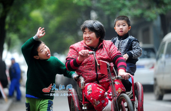 “励志奶奶”的幸福生活(下):奶奶和孙子的简单心愿|奶奶|孩子_凤凰资讯