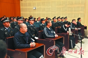 庭审现场。田青摄