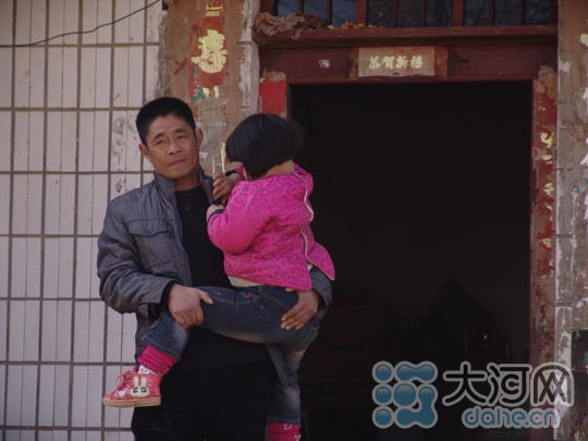 汝州一4岁女童患上性早熟 近30万治疗费愁煞家