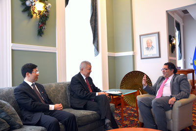 驻卡尔加里总领事王新平拜会加拿大卡尔加里市