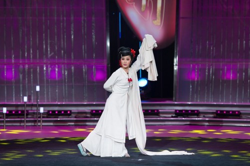 2013<em>越女争锋</em>完美收官 越剧名家登台献艺|选手