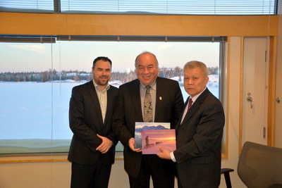 驻卡尔加里总领事王新平拜会加拿大西北地区省