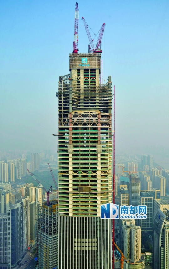 东塔紧锣密鼓建设中,预计2月份高度将超过西塔成为广州        .