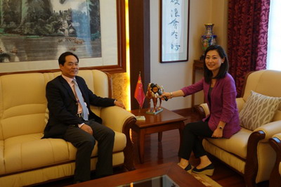 驻智利大使杨万明接受凤凰卫视美洲台专访|智