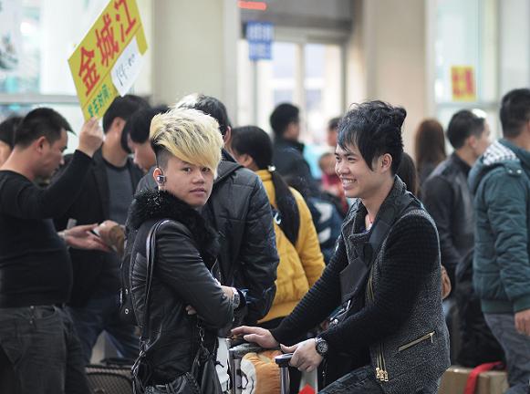 春运镜头之<em>发型</em>潮流站:东莞外来务工<em>青年</em>群像