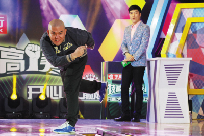 春节期间《技高一筹》文体名人打保龄球|节目