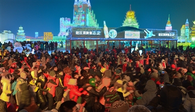 游客齐跳兔子舞|游客|游人