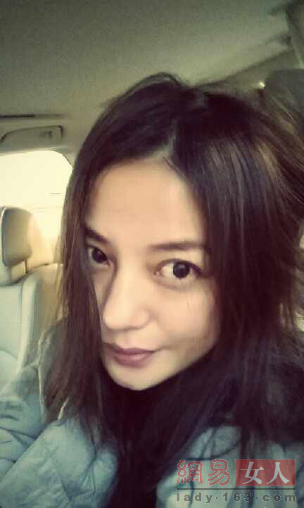 赵薇PK坡姐谢娜 挤眉弄眼鬼马表情谁更萌(图)