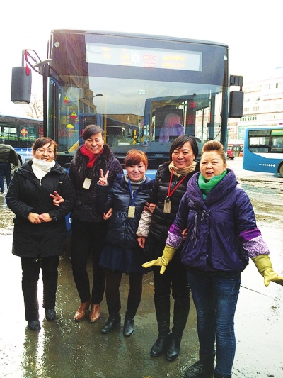 兰州公交车上最后的票员\/图|公交车|无人售票