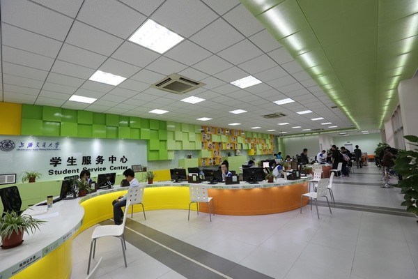 的群众路线 响应学生需求建一站式服务中心(图