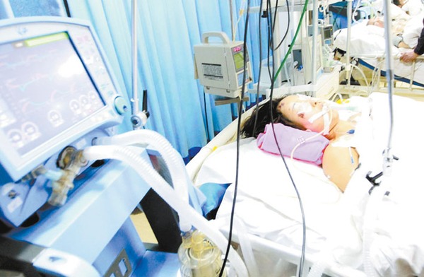 马路上拍婚纱照被撞 准新娘脑疝|肇事|肇事罪