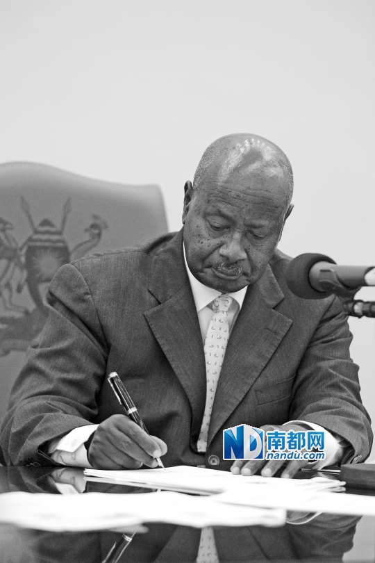 乌干达总统签反同性恋法案|法案|总统_凤凰资讯