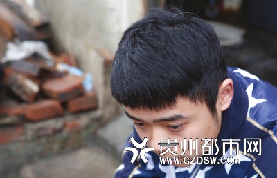 重症父亲没钱治病 街舞少年<em>白发</em>早生|确诊|医生