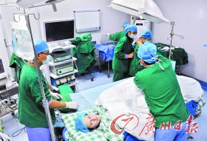 番禺小镇医院 老外慕名求医|胆囊|胆道镜