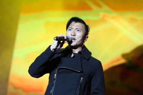 王杰谢霆锋首同台 全场零交流证实“决裂”|王杰|演唱会_凤凰音乐