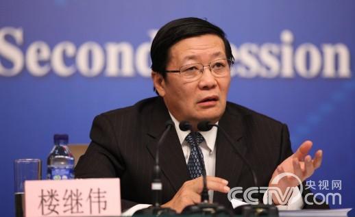 楼继伟回应国企、事业单位去行政化改革|改革