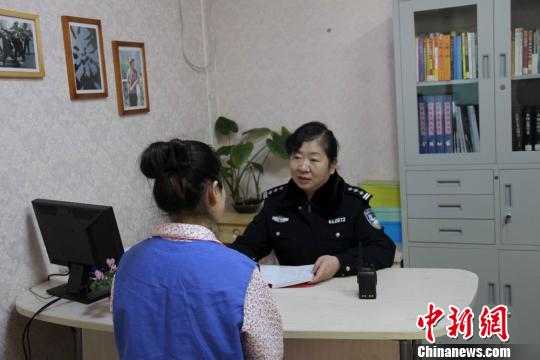 武汉唯一<em>女子看守所</em>所长何艳:用心拥抱迷失的