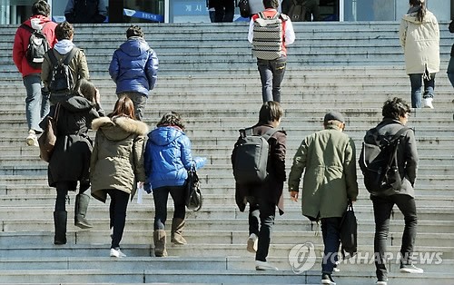 调查称韩国大学生月均生活费逾2000元|大学生