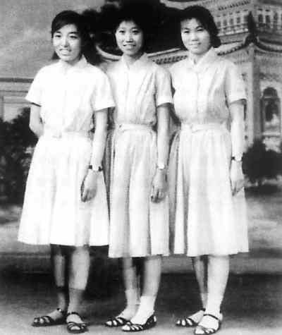 江青裙 昙花一现的"江青裙" 上世纪50年代初期,人民解放军和政府干部