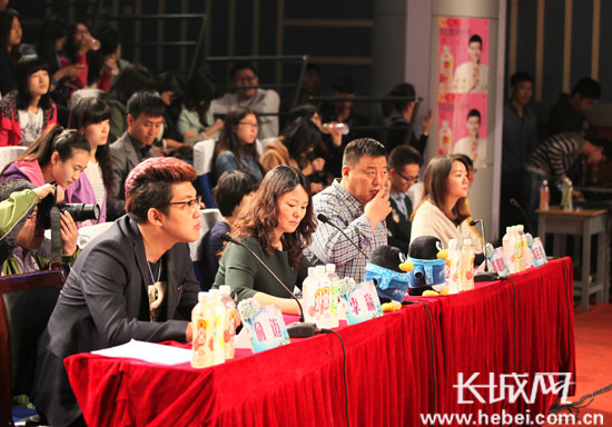 河北经视校花纪海选启动 青春女生惊艳抢镜|