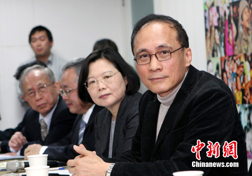 针对苏、谢退选民进党主席 蔡英文称要坚定承