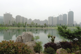 随着区域价值的不断释放，定位长沙城市新中心的梅溪湖商业中心正呼之欲出。 图/记者谢长贵