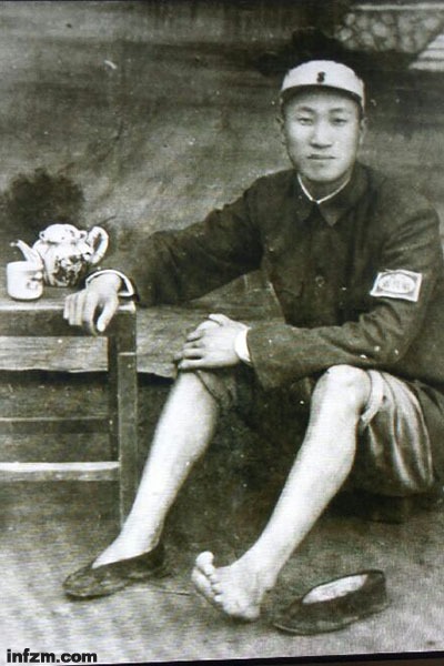 马未都的父亲年轻时和另外38个人一起参军。