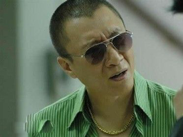 　　《落地请开手机》