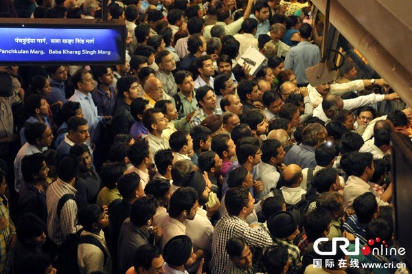 新德里地铁因故障瘫痪两个多小时(高清组图)|印