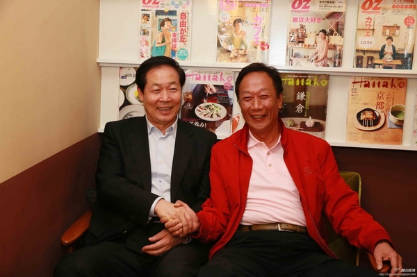 郭台铭陪安徽省委书记张宝顺逛诚品书店|书店