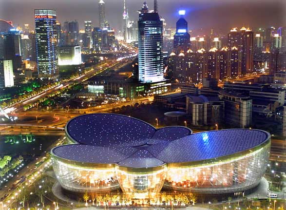 上海八音盒博物馆身所形似“蝴蝶兰”的“东方艺术中心”