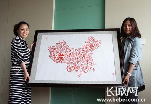 港城社区教管中心老师用剪纸描绘心中的中国梦