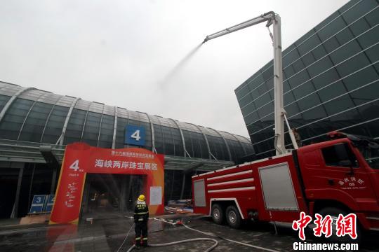 福州消防支队开展人员密集场所灭火救援实战演