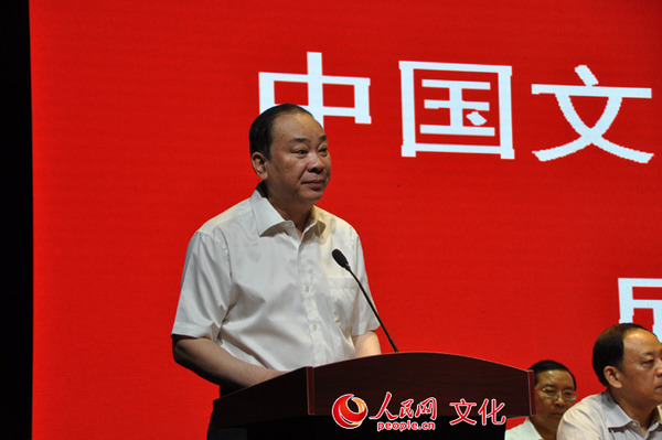 中宣部副部长黄坤明同志 (人民网陈苑 摄)