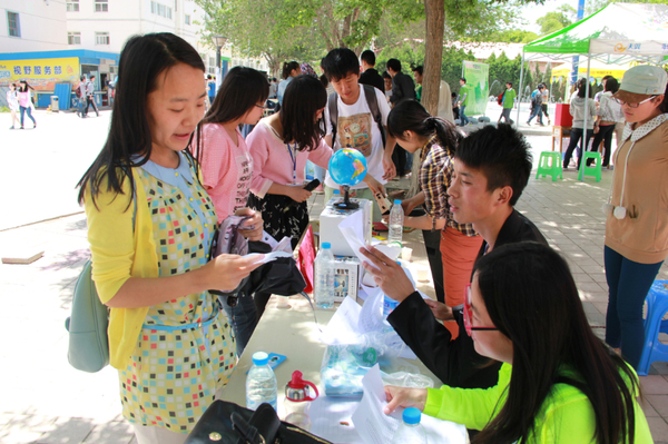 资源环境学院举行环境知识竞猜游园活动|学生