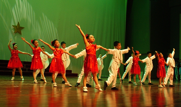 小学举办庆祝六一国际儿童节文艺汇演|音乐剧