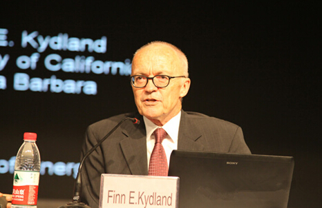 2019诺贝尔经济学奖获得者_2009年诺贝尔经济学奖得主发表演讲(3)