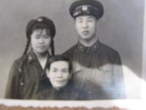 英山西沙侦察老兵冯成仁寻找失联54年的战友