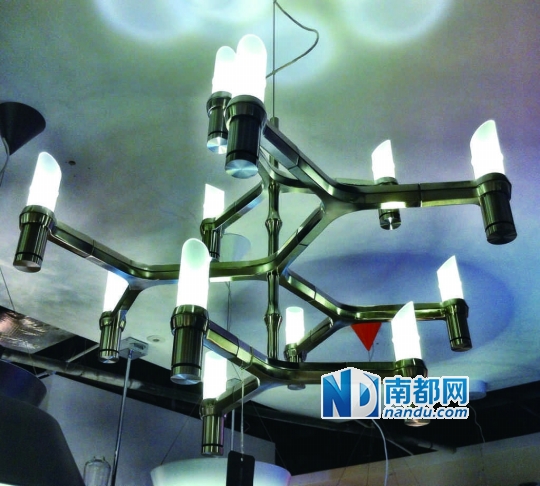 栉比鳞次的竹节灯运用了竹子的元素。