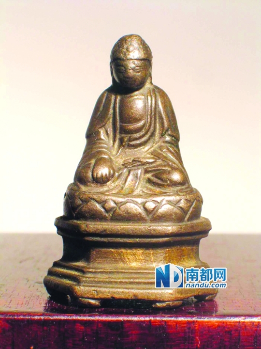 洪武年鎏金佛像之一,此佛像共五千四十八尊，象征《大藏经》卷数。