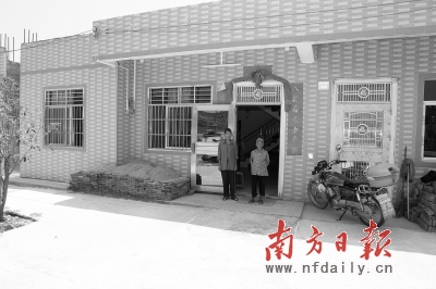 河源市东源县涧头镇涧新村村民李观林一家从原先的泥砖房搬进了漂亮的
