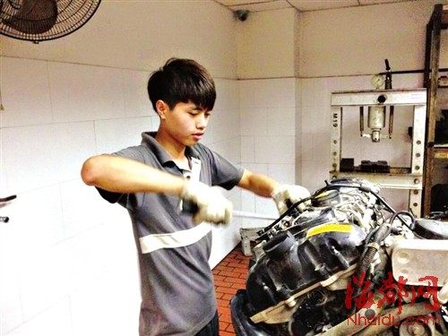 弃本科读中专 他靠技术逆袭|人才市场|技工