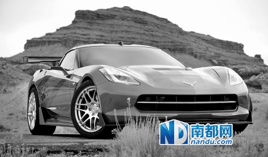 武器专家克罗斯首次亮相《变形金刚》电影,