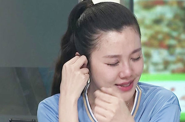 　　央视女主播刘语熙在世界杯直播中激动落泪。（图片来自电视截屏）