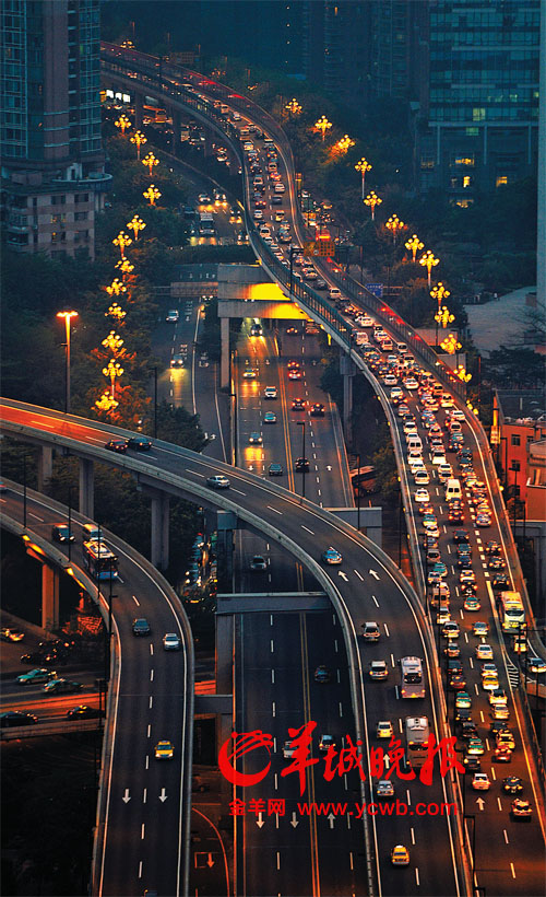 广州交通发达，标志标线一定不能“行差踏错” 羊城晚报记者 汤铭明摄