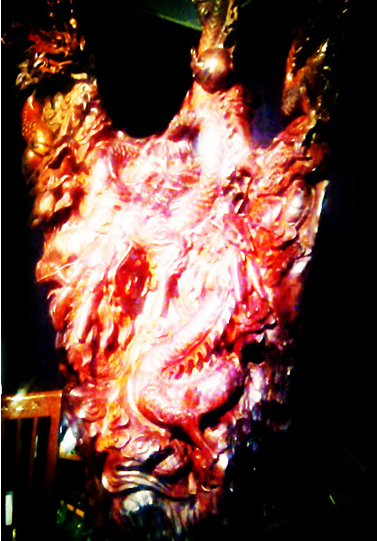 　　（北京东方神木文化交流中心乌木金丝楠藏品《华夏至尊》）